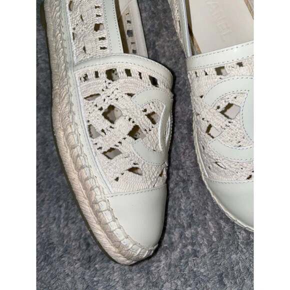 Chanel 20S Beige Ivory Patent Leather CC Logo Espadrille Slip On Ballet Flat 38 - Picture 6 of 9